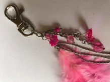 sleutelhanger met roze veren